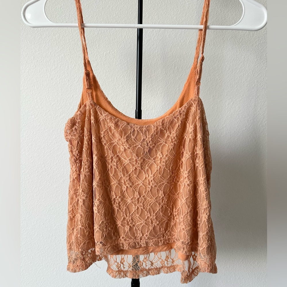 Lace Pattern Crop Top - Picture 9 of 10